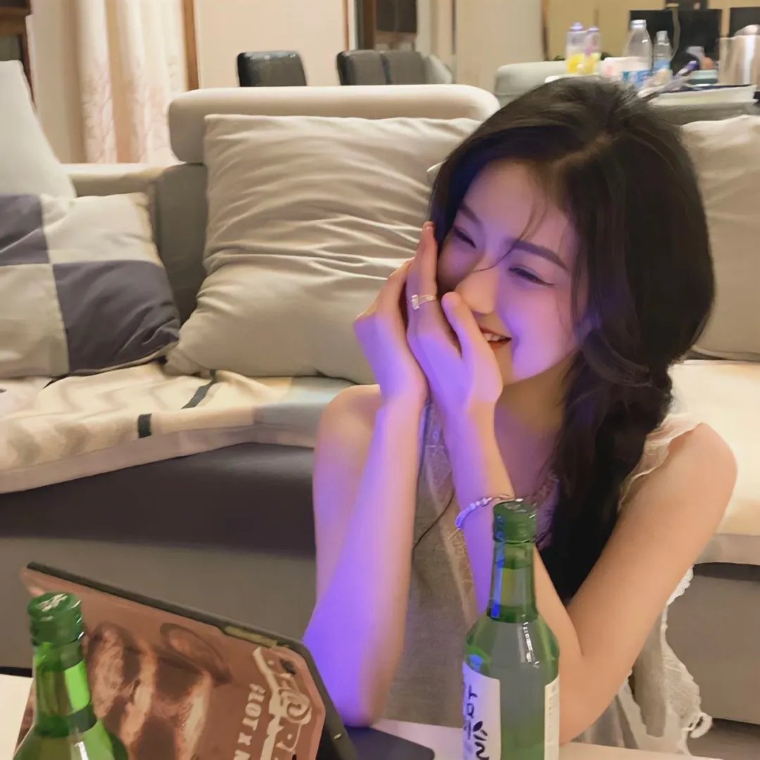 灵欲相通姊妹花封面
